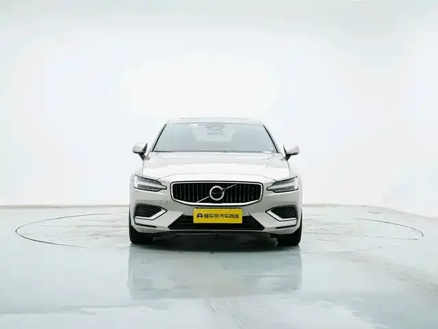 Volvo S60 — фото 5