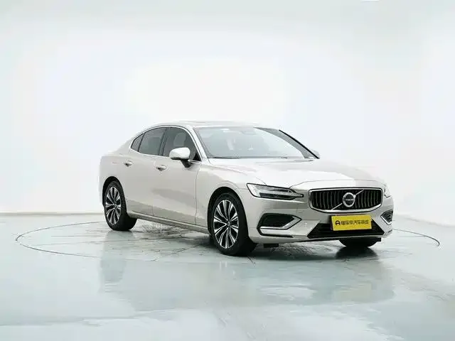 Volvo S60 — фото 8