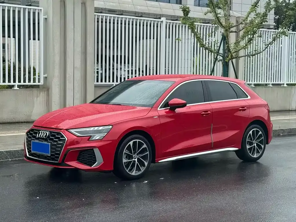Audi A3 — фото 1