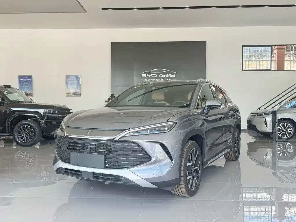 BYD L DM-i — фото 1