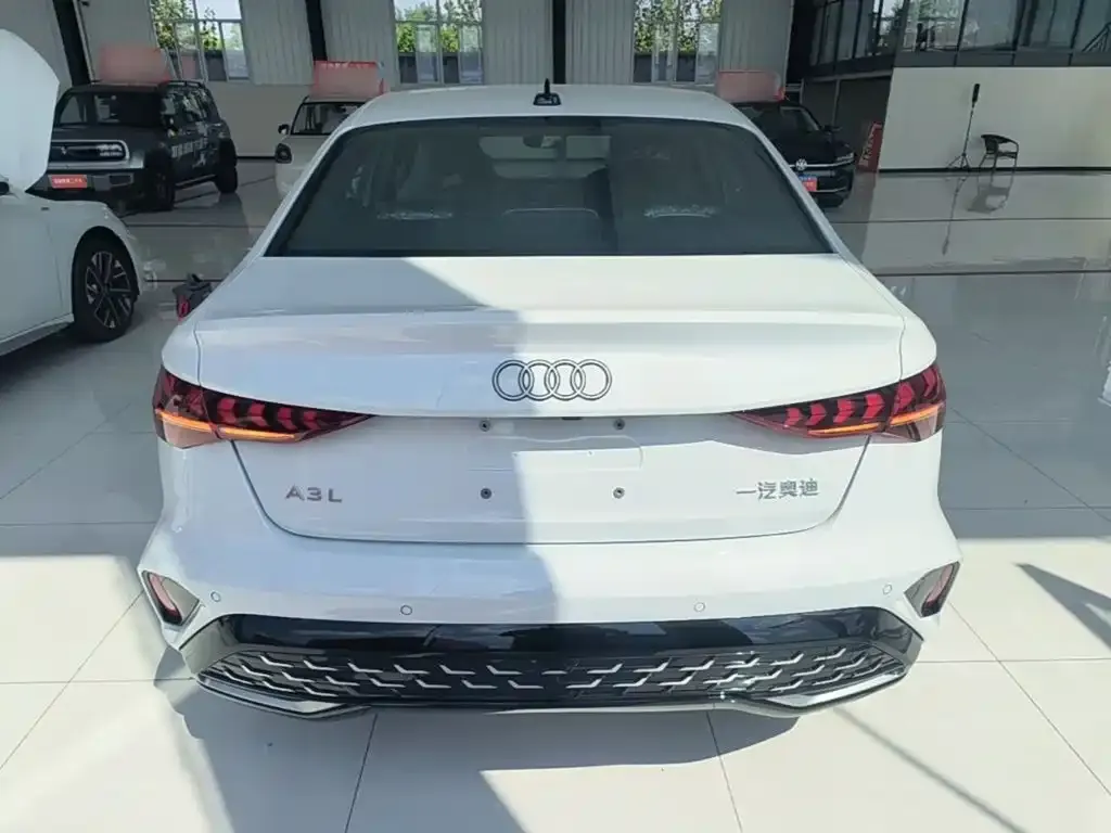 Audi A3 — фото 2