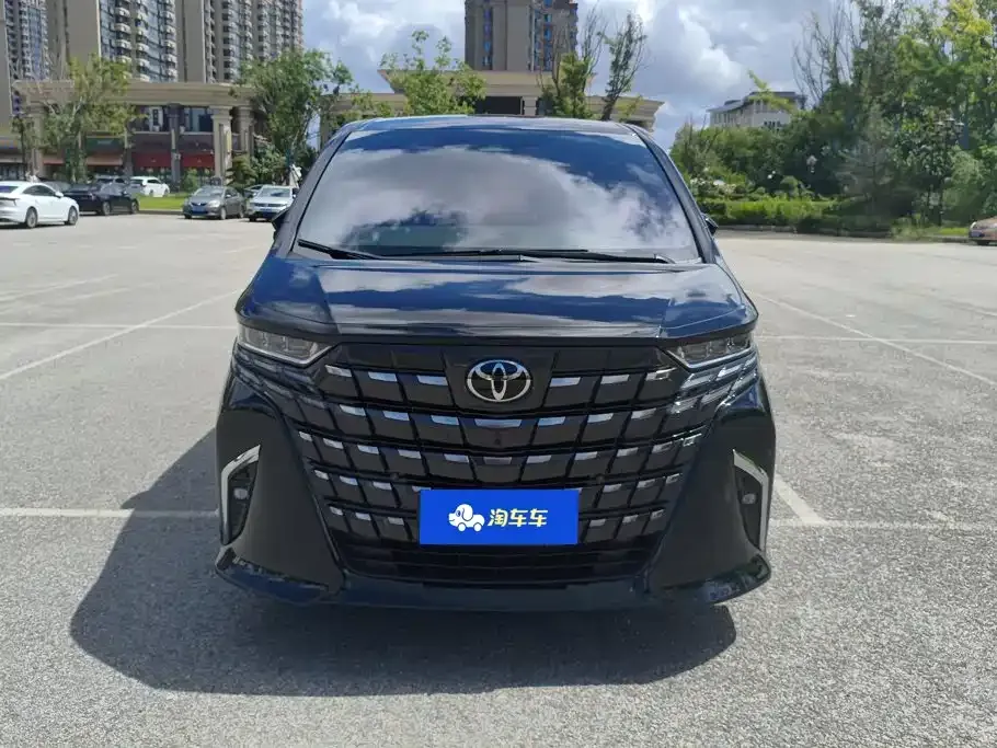 Toyota Alphard — фото 4