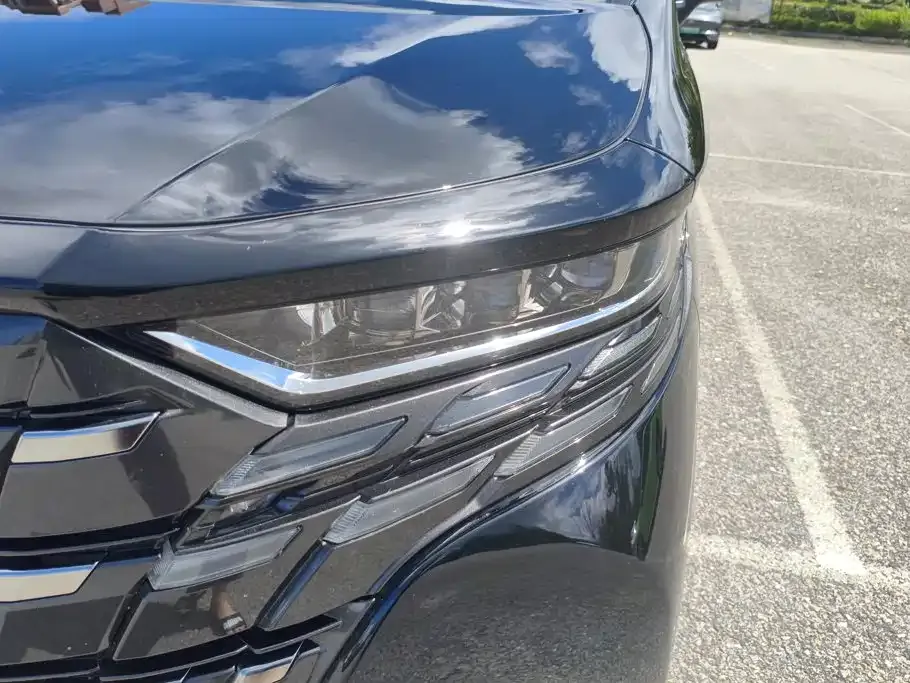 Toyota Alphard — фото 5