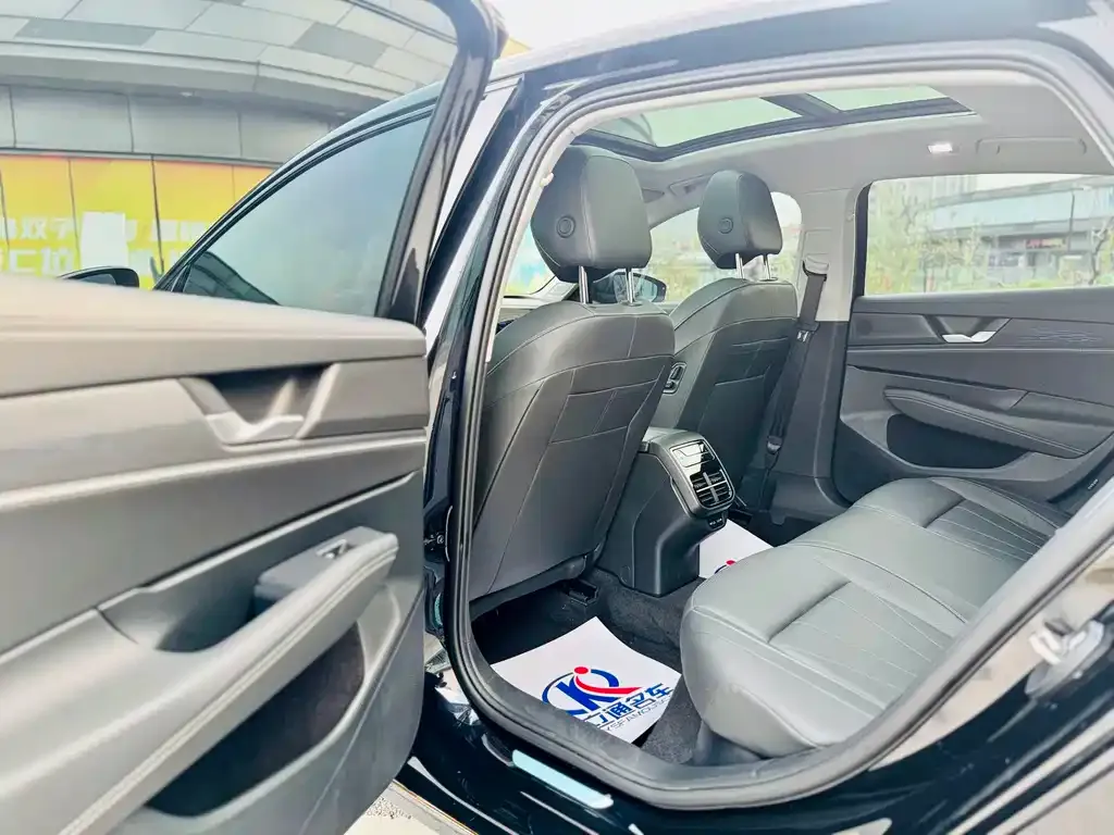 Volkswagen Passat — фото 6