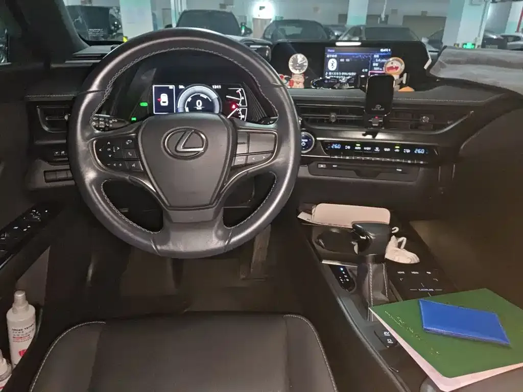 Lexus UX — фото 10
