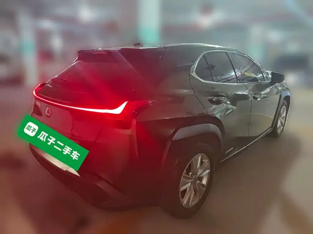 Lexus UX — фото 9