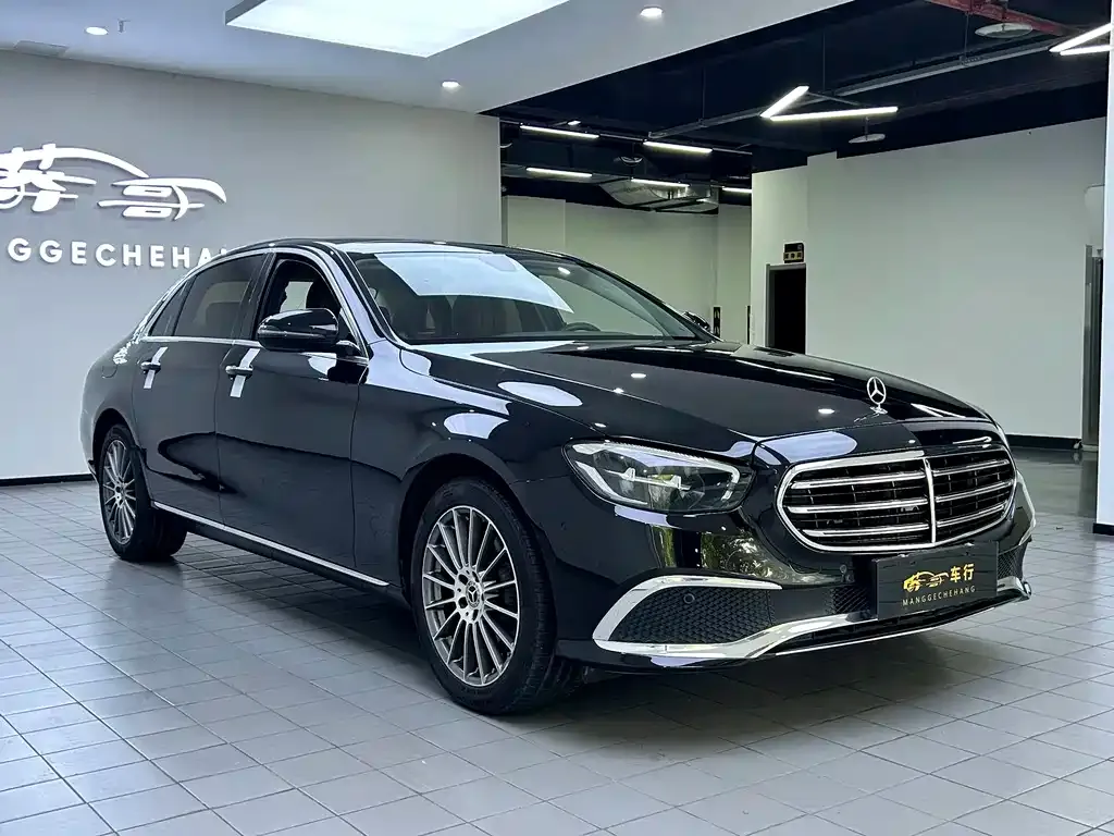 Mercedes-Benz E-Class — фото 7
