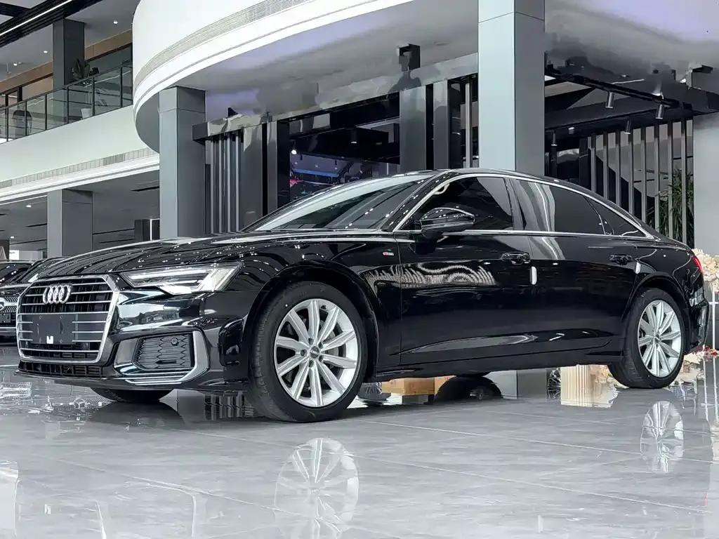 Audi A6L — фото 1