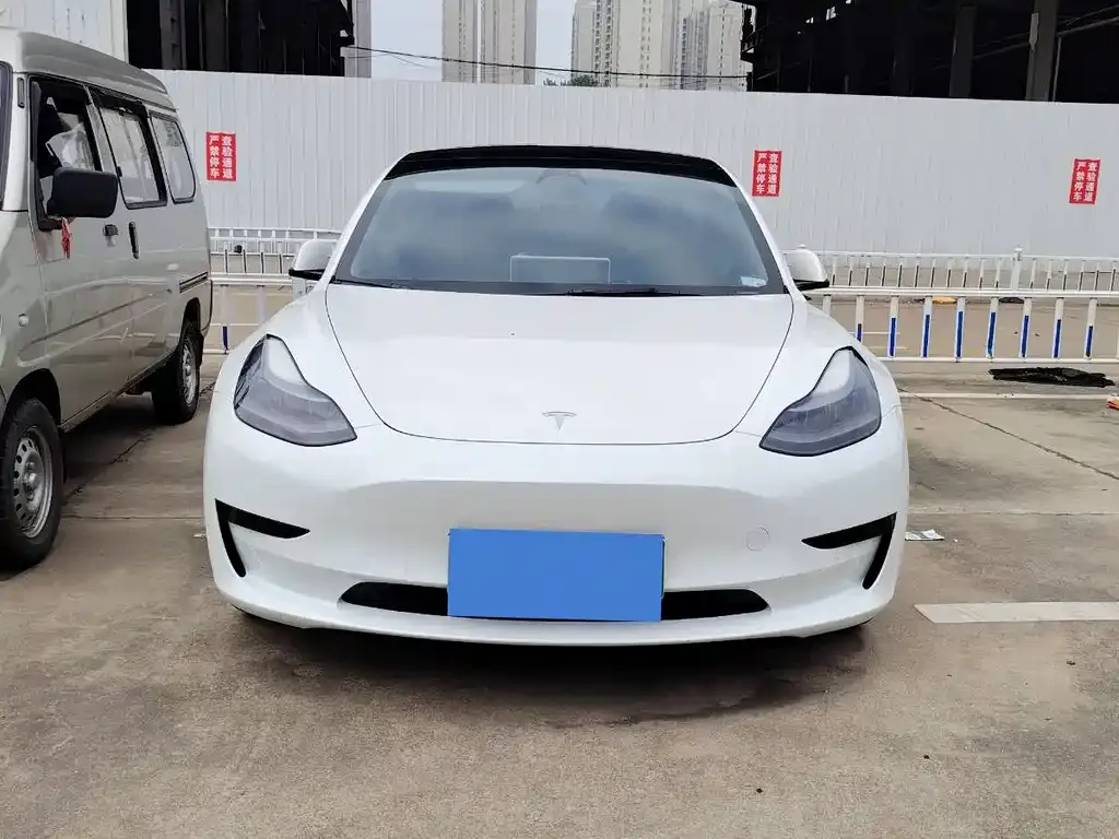Tesla Model 3 — фото 6