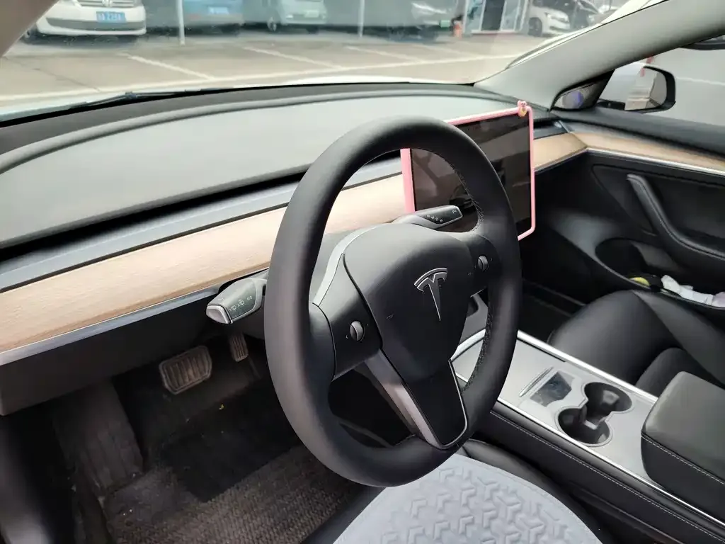 Tesla Model 3 — фото 5