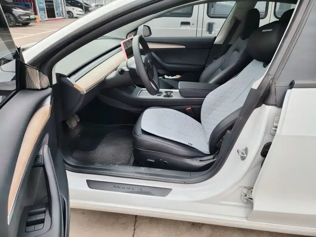 Tesla Model 3 — фото 10
