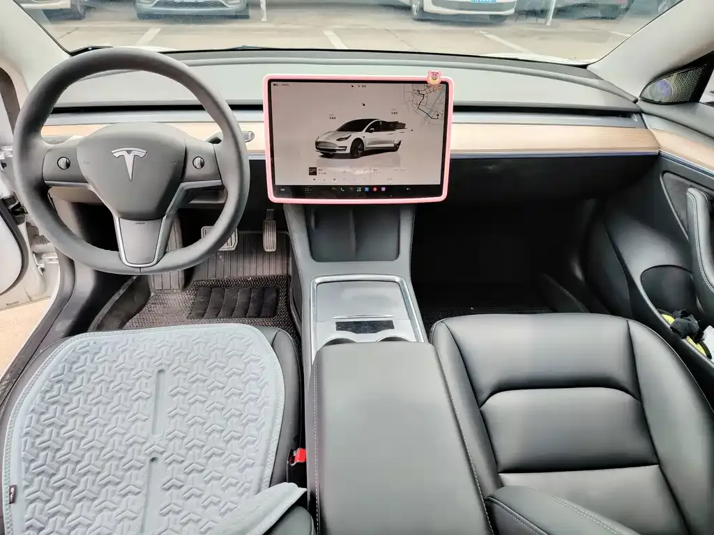 Tesla Model 3 — фото 9