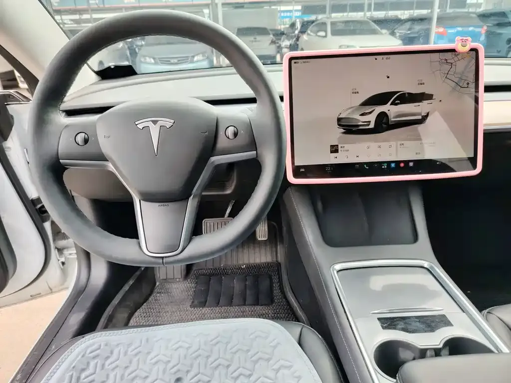 Tesla Model 3 — фото 4