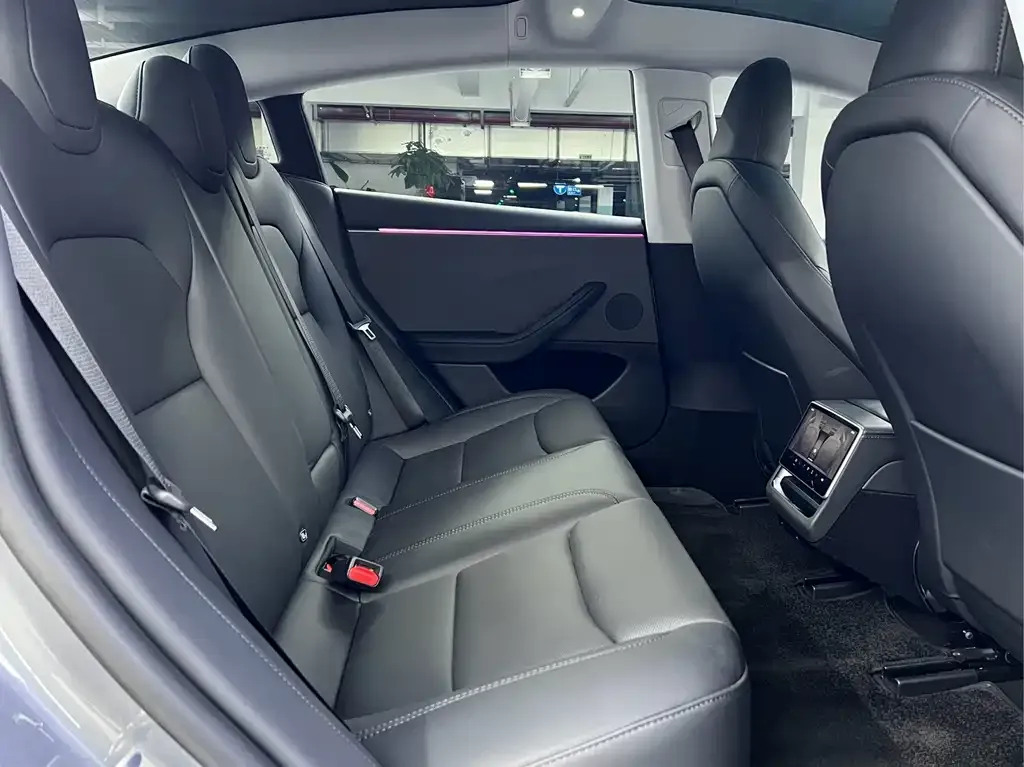 Tesla Model 3 — фото 4