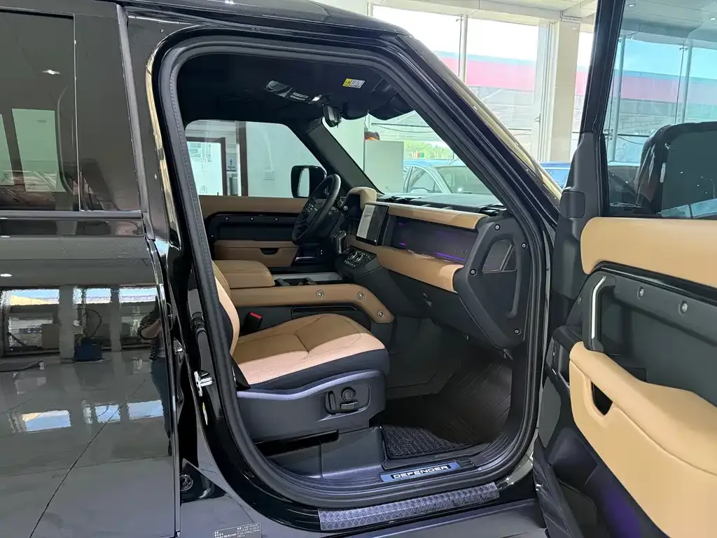Land Rover Defender — фото 10