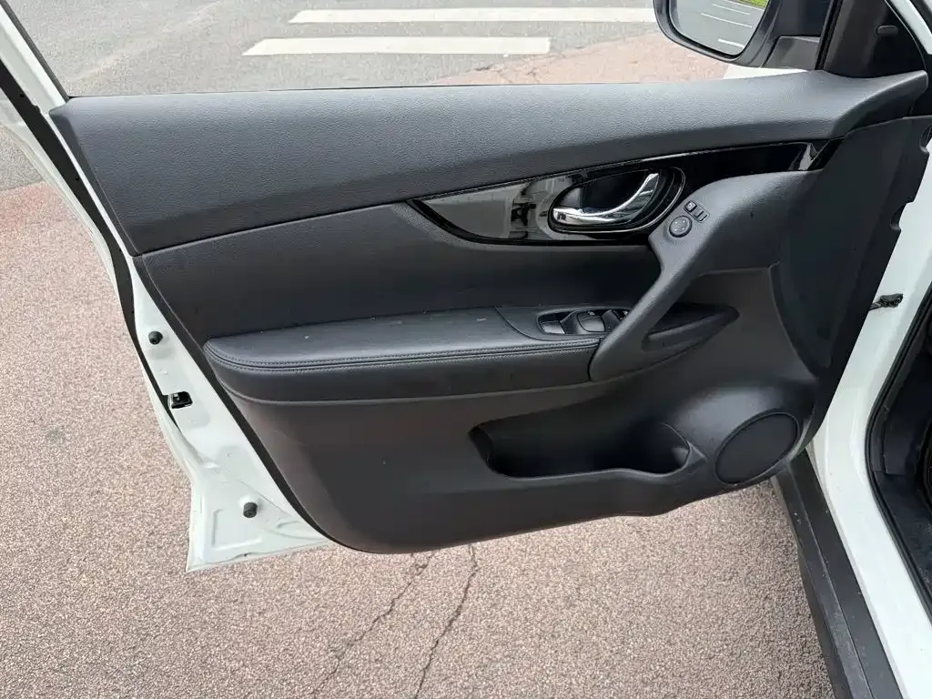 Nissan X-Trail — фото 9