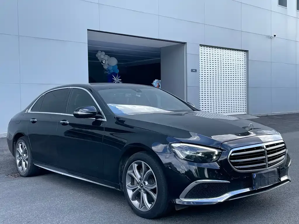 Mercedes-Benz E-Class — фото 10
