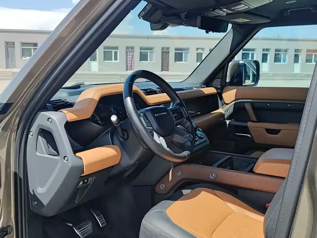 Land Rover Defender — фото 10