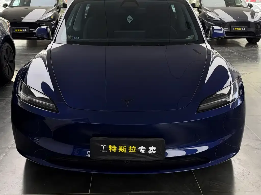 Tesla Model 3 — фото 5