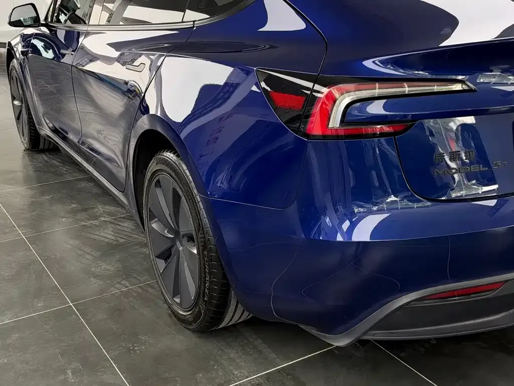 Tesla Model 3 — фото 10