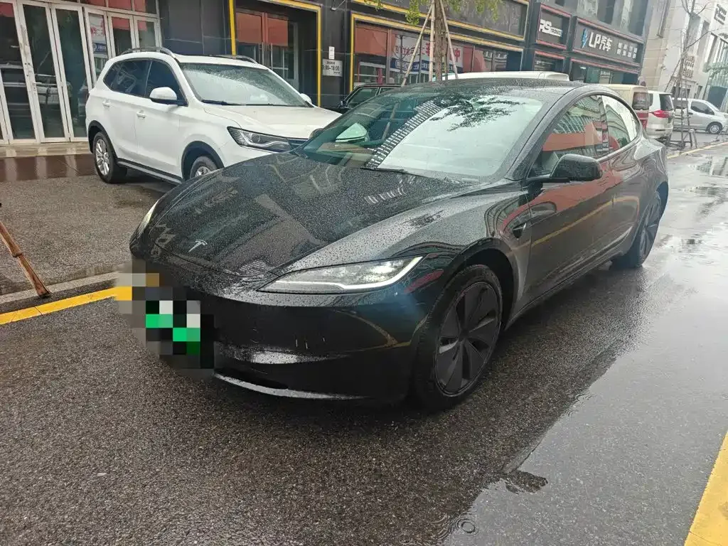Tesla Model 3 — фото 1