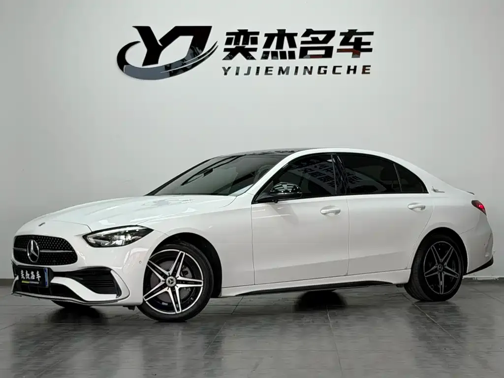 Mercedes-Benz C-Class — фото 1