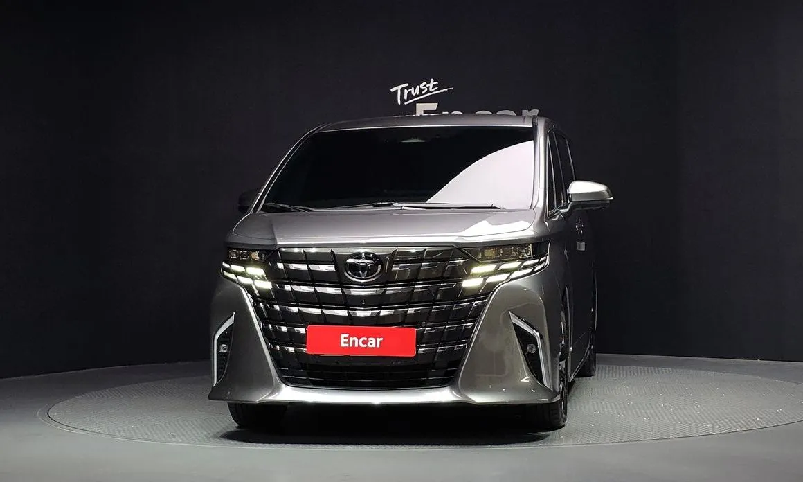 Toyota Alphard — фото 7