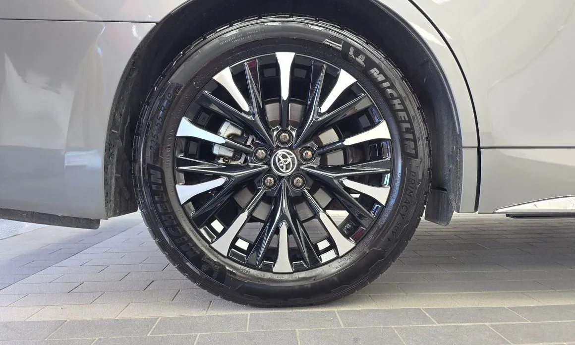 Toyota Alphard — фото 10