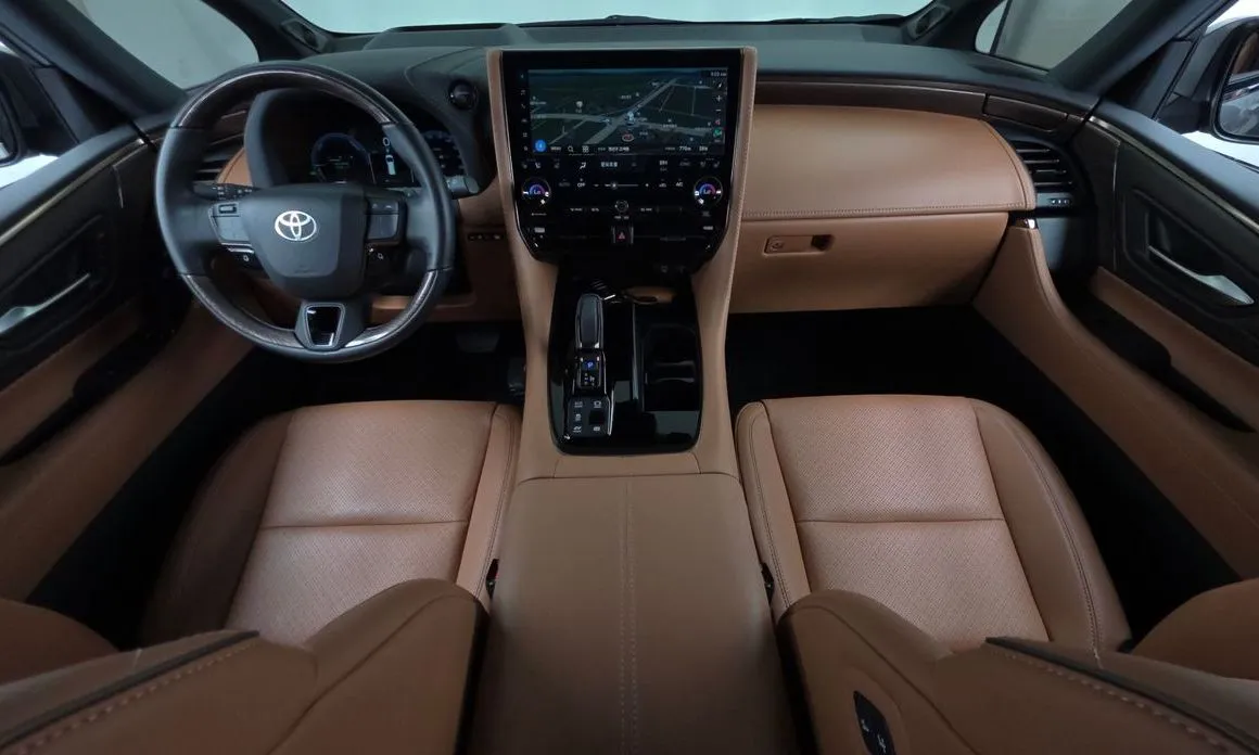 Toyota Alphard — фото 4