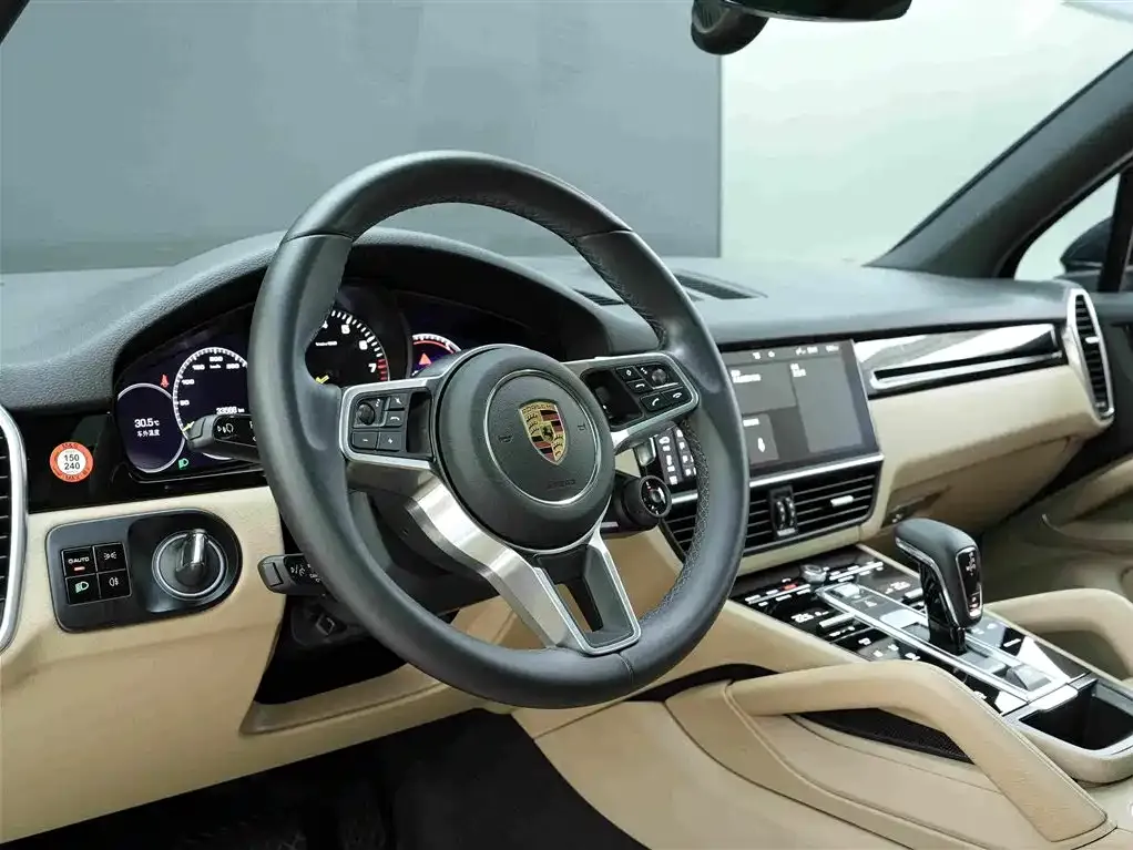 Porsche Cayenne Hybrid — фото 7