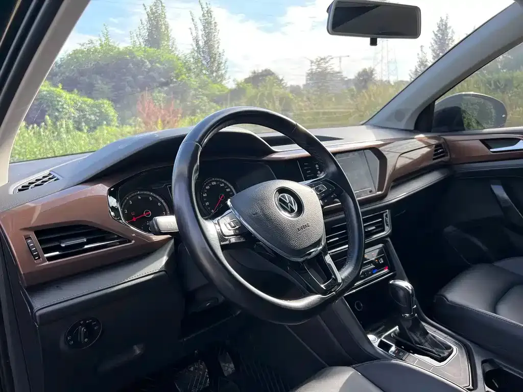 Volkswagen Tharu — фото 2