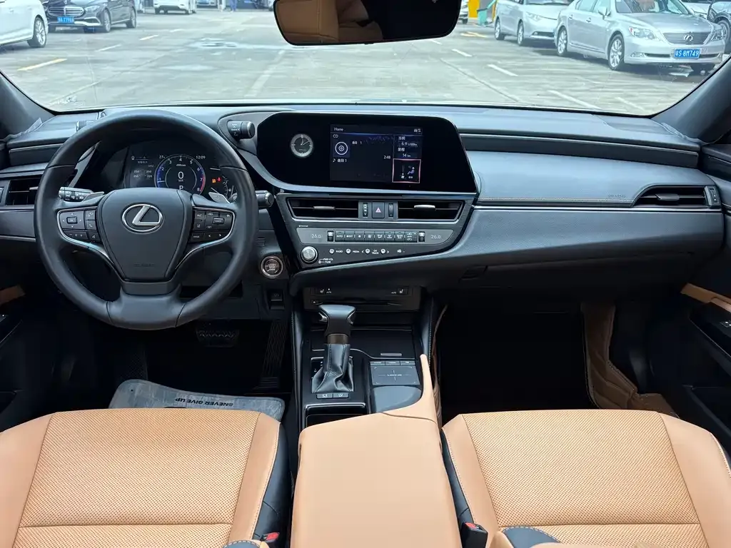 Lexus ES — фото 5