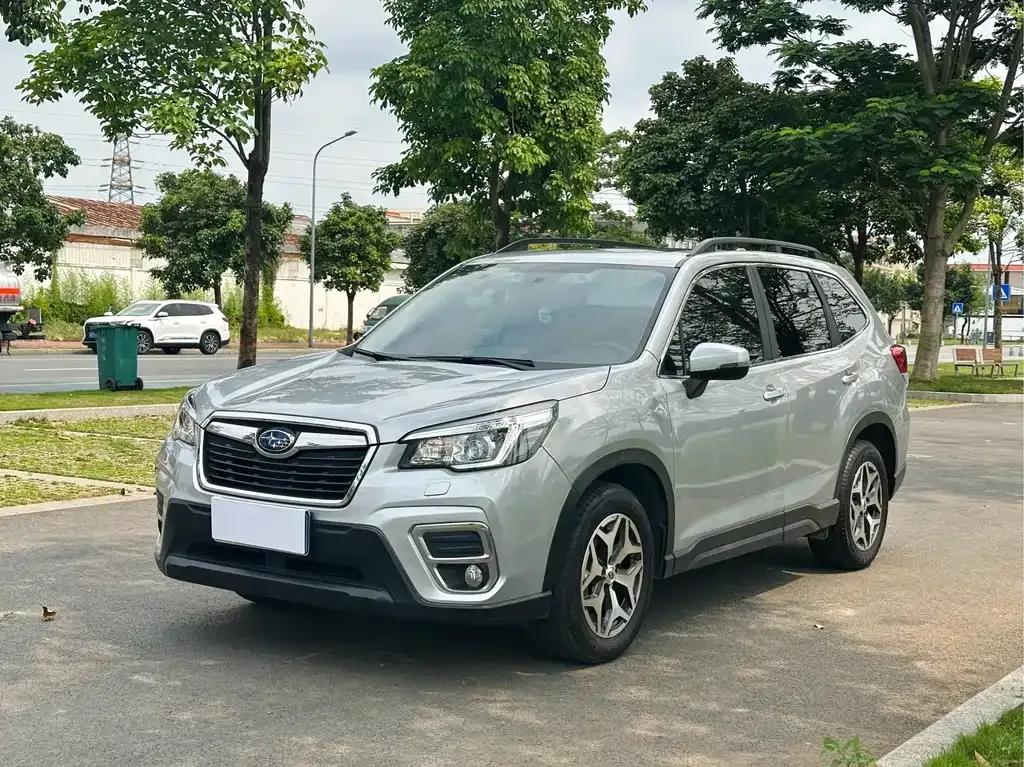 Subaru Forester — фото 1