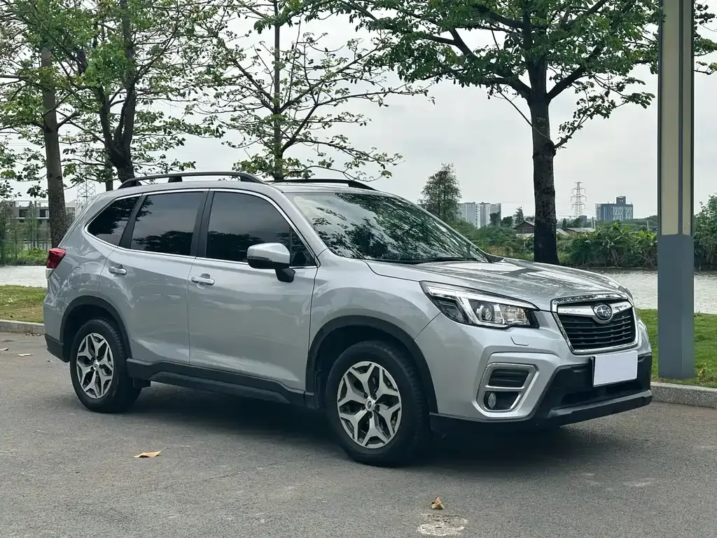 Subaru Forester — фото 8