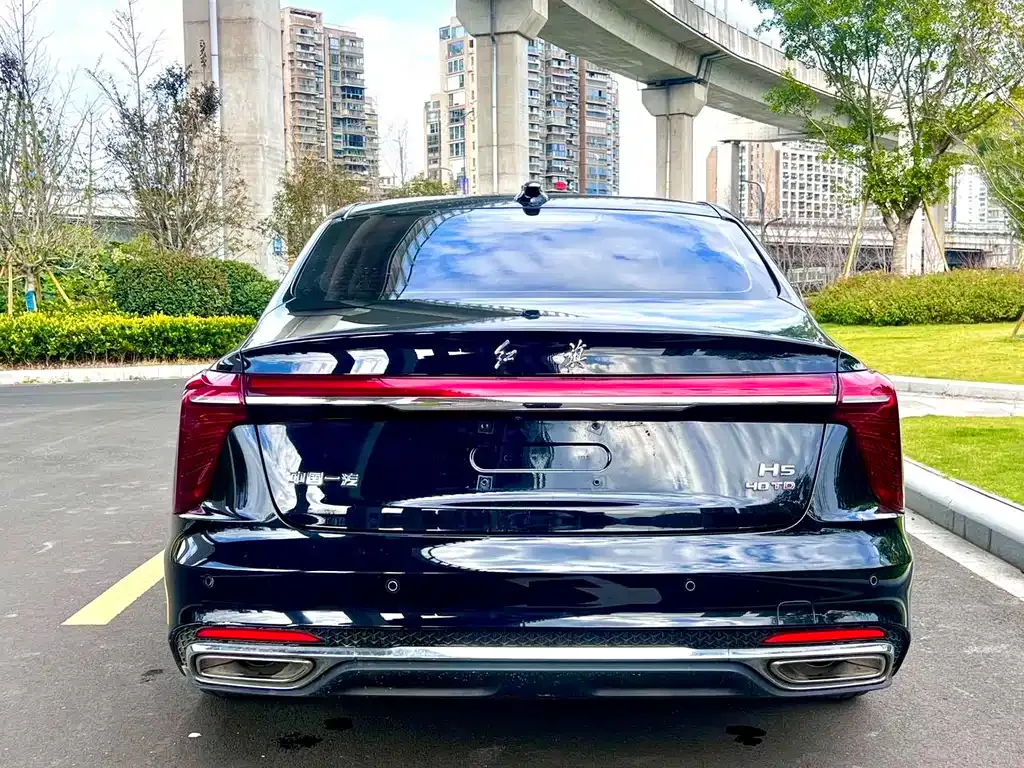 Hongqi H5 — фото 5