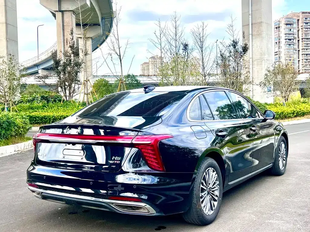 Hongqi H5 — фото 6