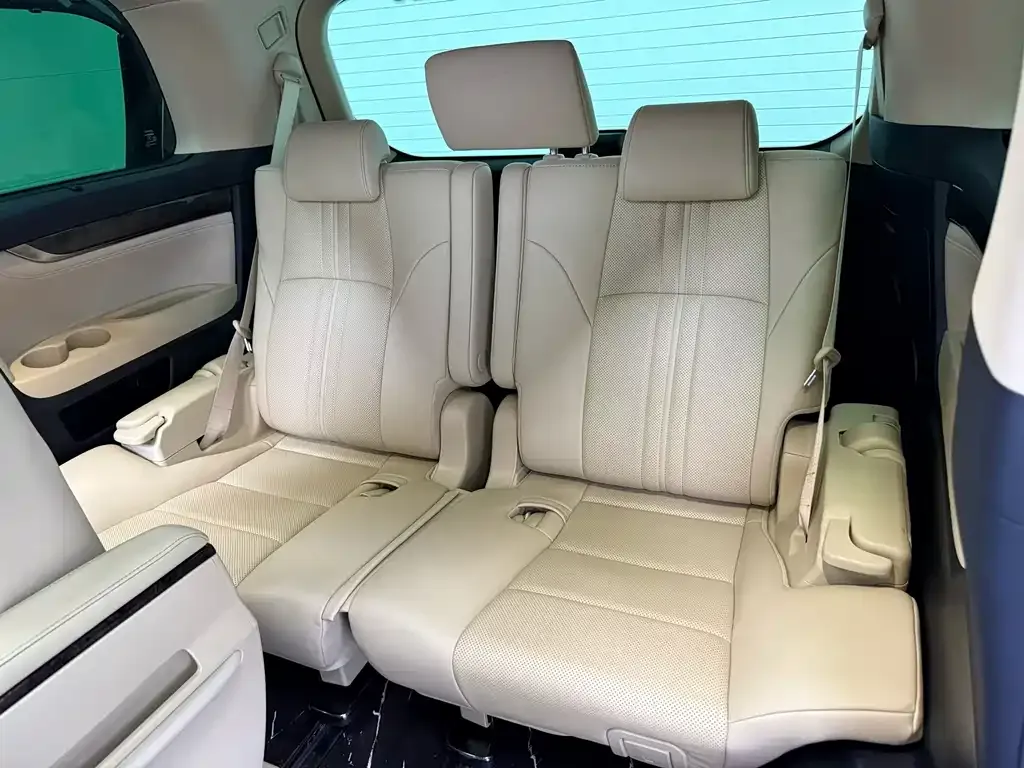 Toyota Alphard — фото 6