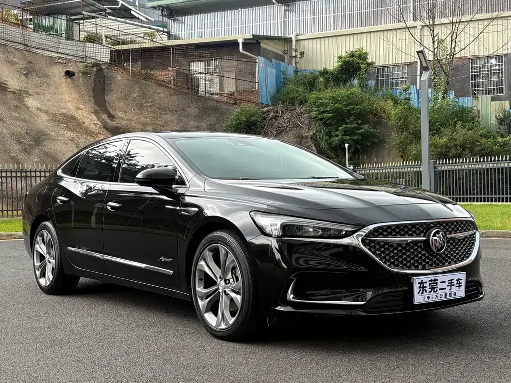 Buick LaCrosse — фото 10