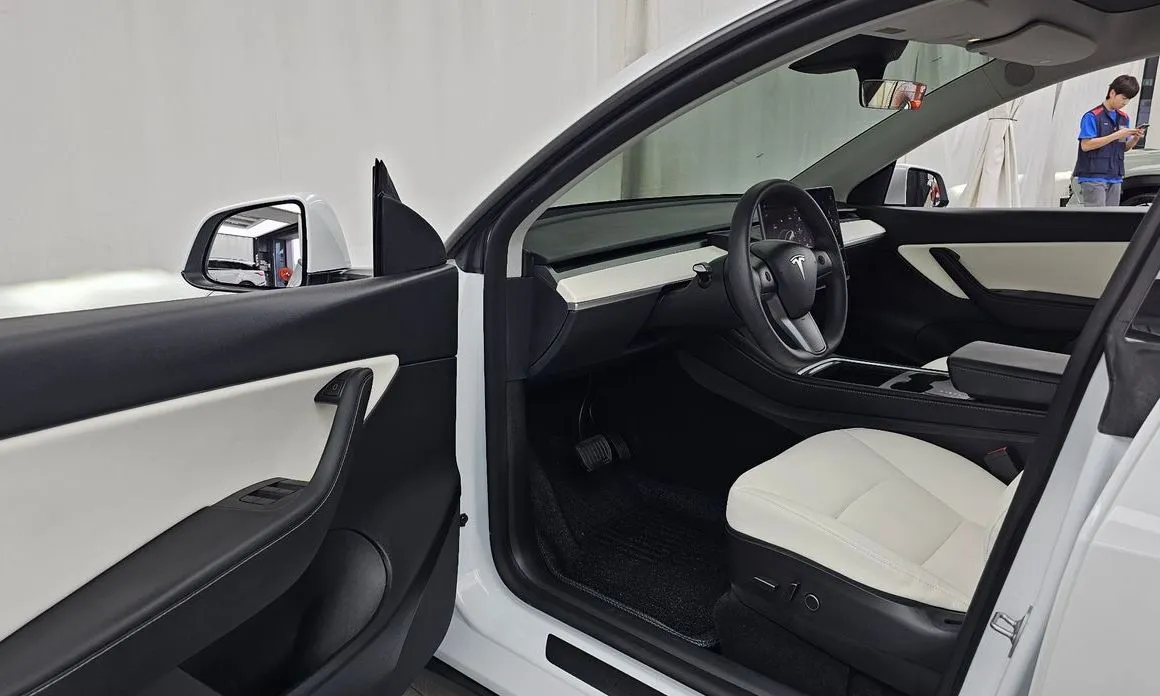 Tesla Model Y — фото 9