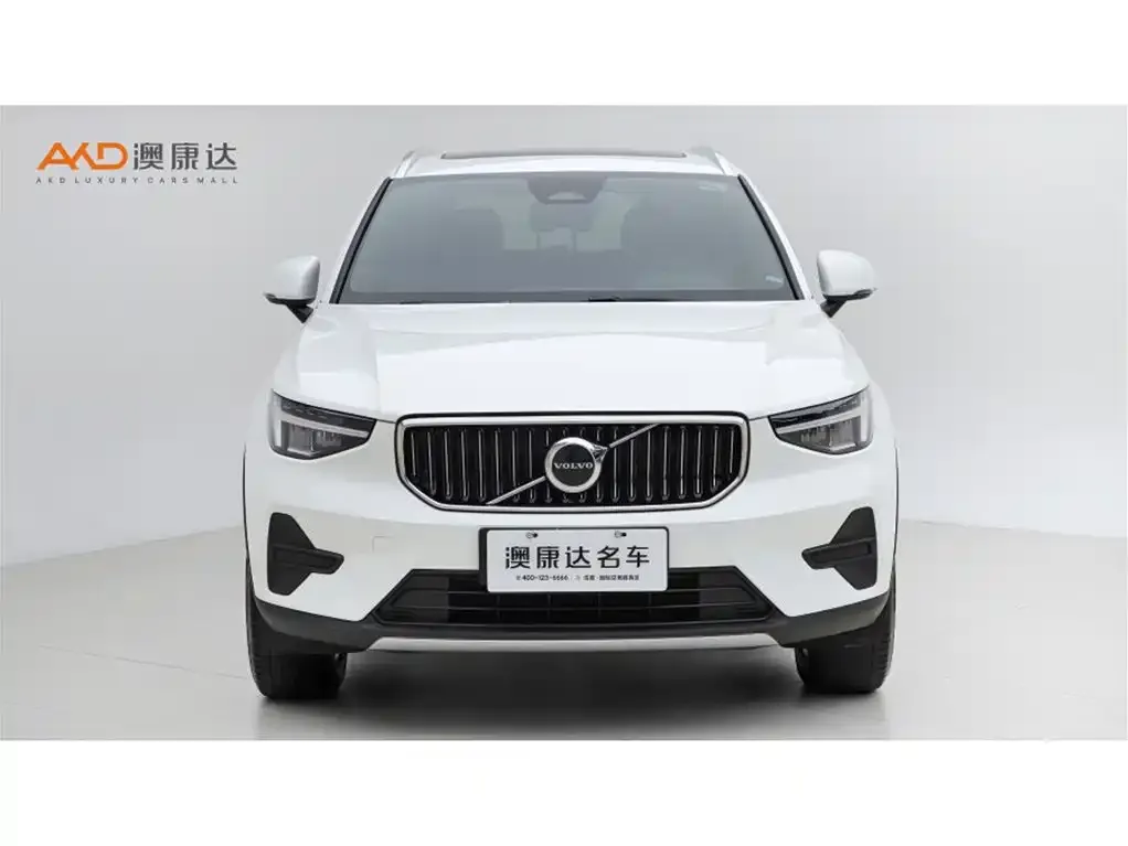 Volvo XC40 — фото 2