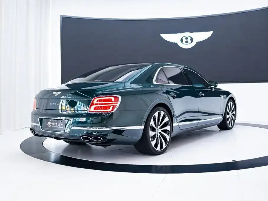Bentley Flying Spur — фото 4