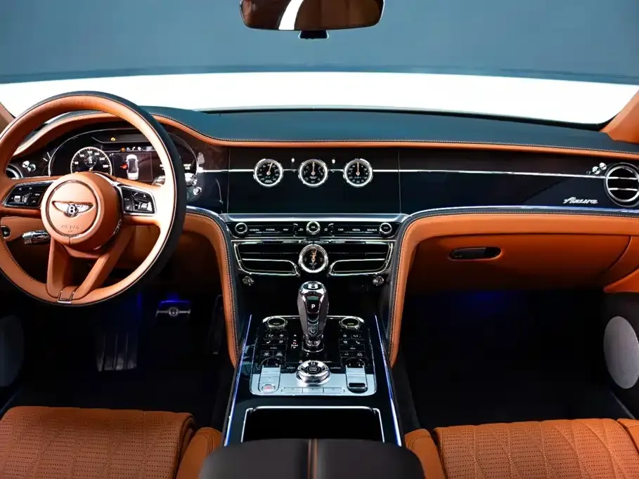 Bentley Flying Spur — фото 9