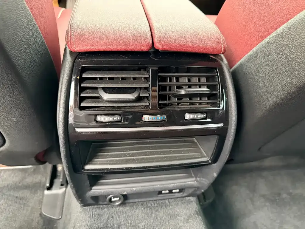 BMW 5 Series — фото 10