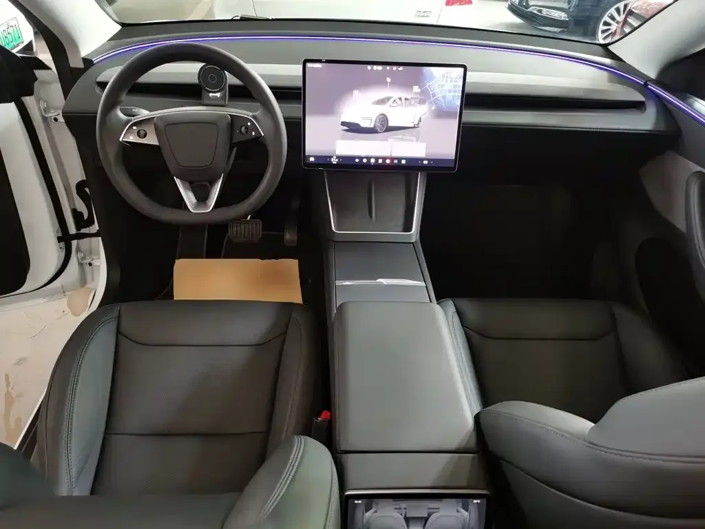 Tesla Model Y — фото 8
