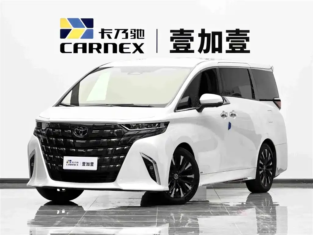 Toyota Alphard — фото 1