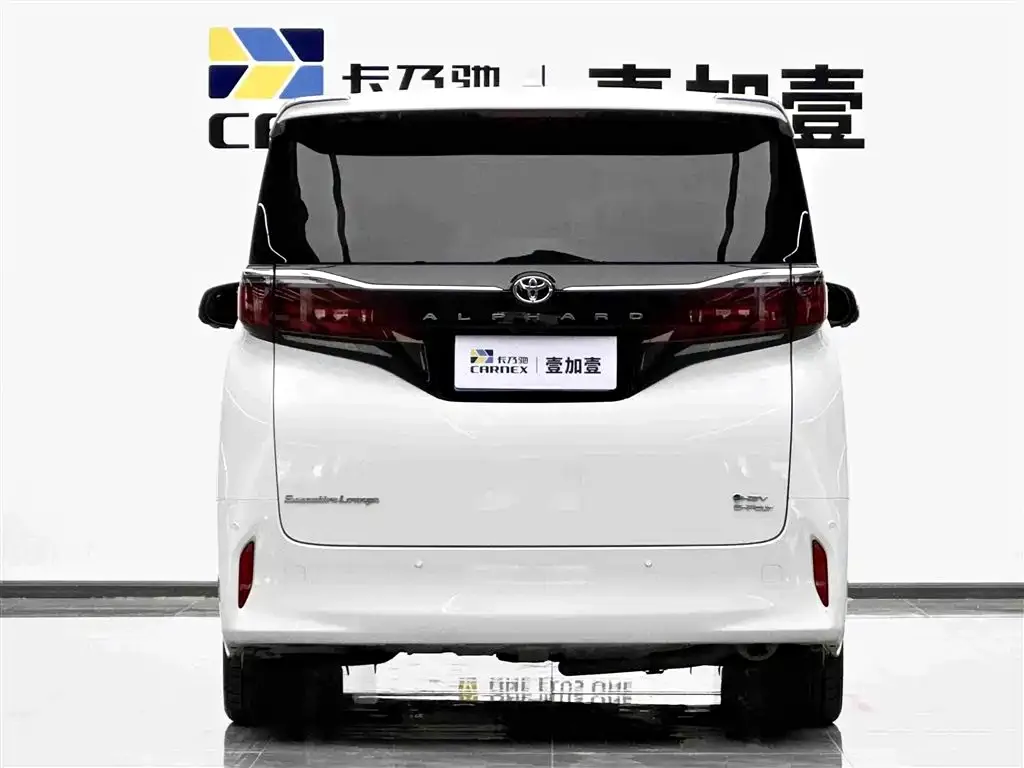 Toyota Alphard — фото 4