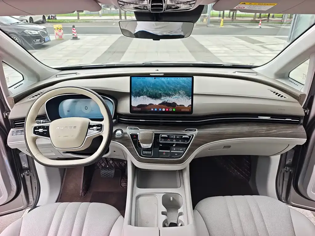 Roewe iMAX8 New Energy — фото 10