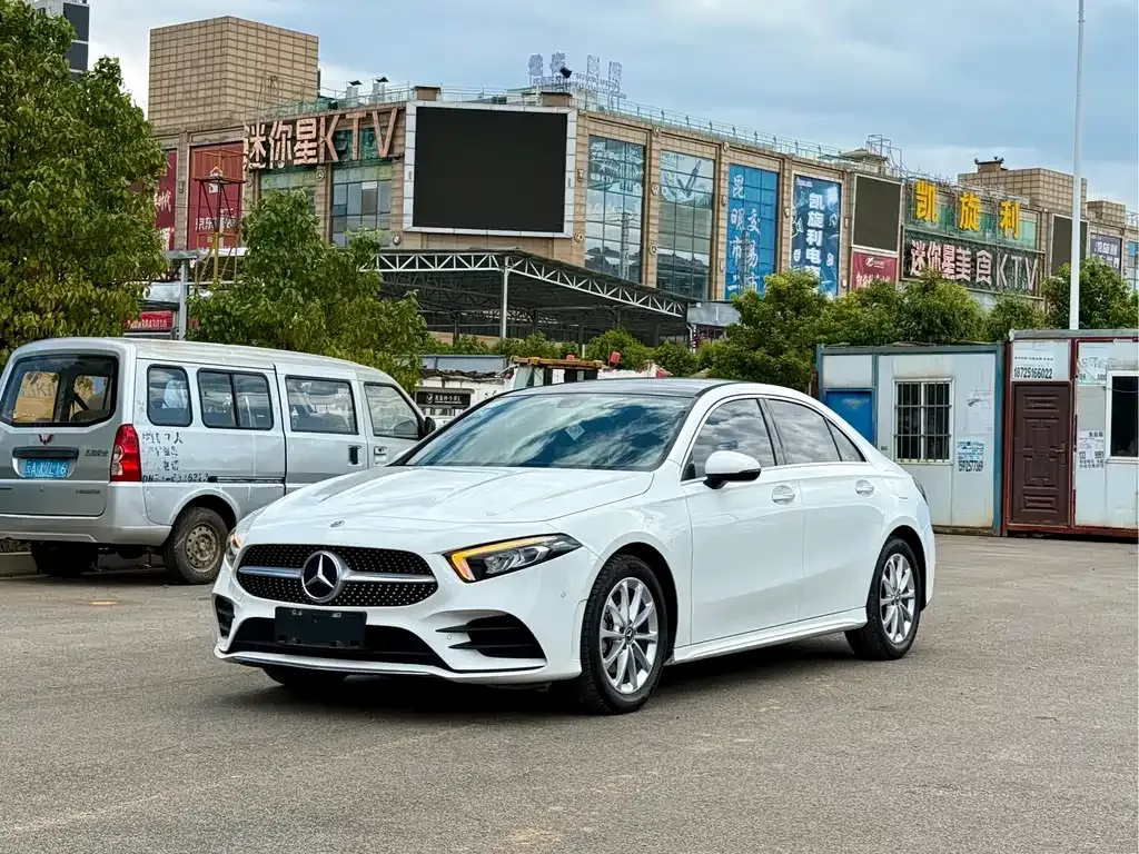 Mercedes-Benz A-Class — фото 1