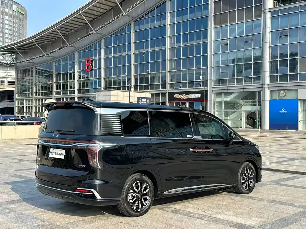 Hongqi HQ9 — фото 2