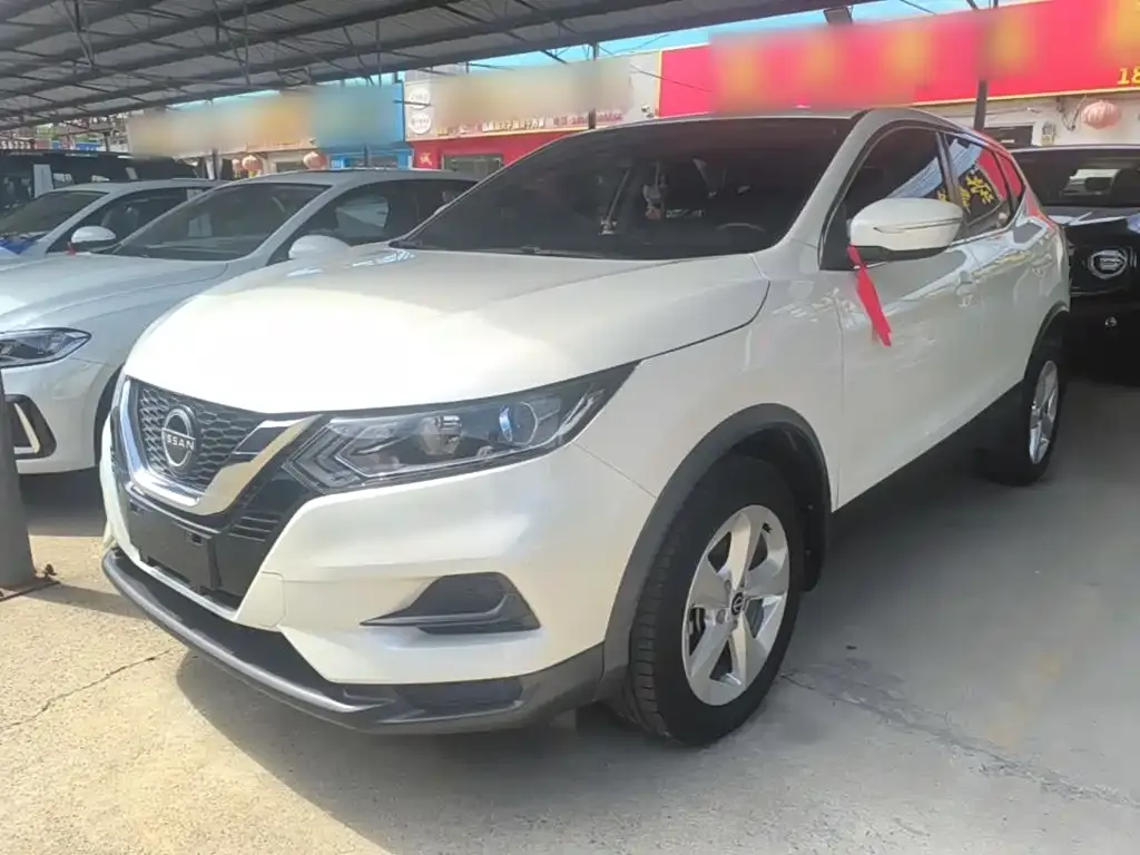 Nissan Qashqai — фото 1